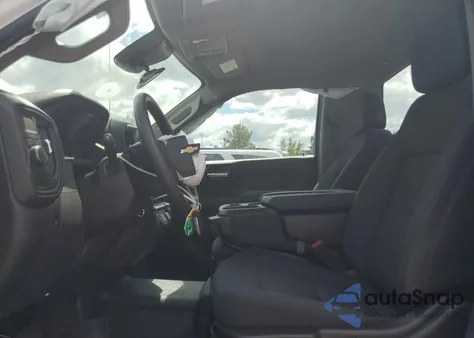 2025 Chevrolet Silverado C1500 z USA, uszkodzony, nr VIN 3GCNAAED1SG365970